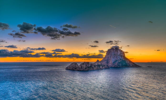 The 6 Best Sunset Spots in Ibiza [Interactive Map]